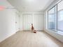 「一日」を始める部屋だから快適さにこだわりたい。温かい光に包まれたスッキリと片付いた居室は居心地がよい。 | 川越市仙波町第2の家(川越市 新築一戸建て)