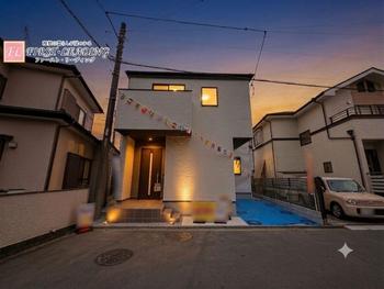外観 : 窓から取りこまれた柔らかな光が交錯する住宅　この場所で紡がれる未来はきっとステキなものに | 川越市砂1期の家(川越市&nbsp;新築一戸建て)