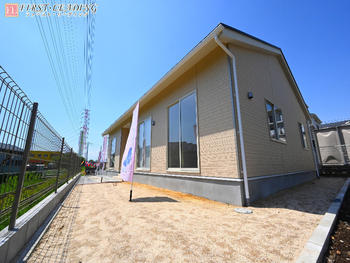 外観 : 窓から取りこまれた柔らかな光が交錯する住宅　この場所で紡がれる未来はきっとステキなものに | 川越市笠幡第45の家(川越市&nbsp;新築一戸建て)