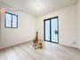 「一日」を始める部屋だから快適さにこだわりたい。温かい光に包まれたスッキリと片付いた居室は居心地がよい。&nbsp;|&nbsp;ふじみ野市南台2丁目925番の家　全2邸　A号棟(ふじみ野市&nbsp;新築一戸建て)