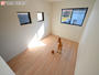 「一日」を始める部屋だから快適さにこだわりたい。温かい光に包まれたスッキリと片付いた居室は居心地がよい。 | 川越市新宿町6丁目の家(川越市 新築一戸建て)