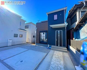 外観 : 窓から取りこまれた柔らかな光が交錯する住宅　この場所で紡がれる未来はきっとステキなものに | 川越市笠幡第8の家　全4邸　2号棟(川越市&nbsp;新築一戸建て)