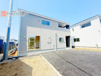 外観 : 窓から取りこまれた柔らかな光が交錯する住宅　この場所で紡がれる未来はきっとステキなものに | 志木市下宗岡第36の家　全3邸　2号棟(志木市&nbsp;新築一戸建て)