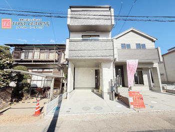 外観 : 窓から取りこまれた柔らかな光が交錯する住宅　この場所で紡がれる未来はきっとステキなものに | 朝霞市朝志ヶ丘524番の家　全4邸　B号棟(朝霞市&nbsp;新築一戸建て)