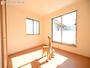 鳥たちが歌い、青空からソフトランディングする光がプレミアムルームを照らす。心も身体も麗らかな喜びを感じる空間に住まう喜び。 | 朝霞市朝志ヶ丘524番の家 全4邸 D号棟(朝霞市 新築一戸建て)