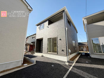 外観 : 窓から取りこまれた柔らかな光が交錯する住宅　この場所で紡がれる未来はきっとステキなものに | 川越市大塚第7　全3邸　3号棟(川越市&nbsp;新築一戸建て)
