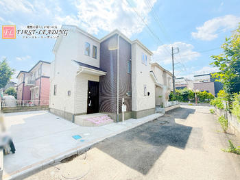 外観 : 窓から取りこまれた柔らかな光が交錯する住宅　この場所で紡がれる未来はきっとステキなものに | 川越市豊田町の家(川越市&nbsp;新築一戸建て)
