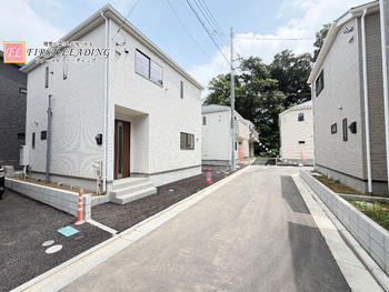 外観 : 窓から取りこまれた柔らかな光が交錯する住宅　この場所で紡がれる未来はきっとステキなものに | ふじみ野市谷田第1の家　全2邸　2号棟(ふじみ野市&nbsp;新築一戸建て)