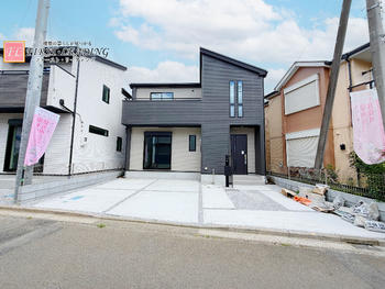 外観 : 窓から取りこまれた柔らかな光が交錯する住宅　この場所で紡がれる未来はきっとステキなものに | 川越市北田島の家　全2邸　1号棟(川越市&nbsp;新築一戸建て)